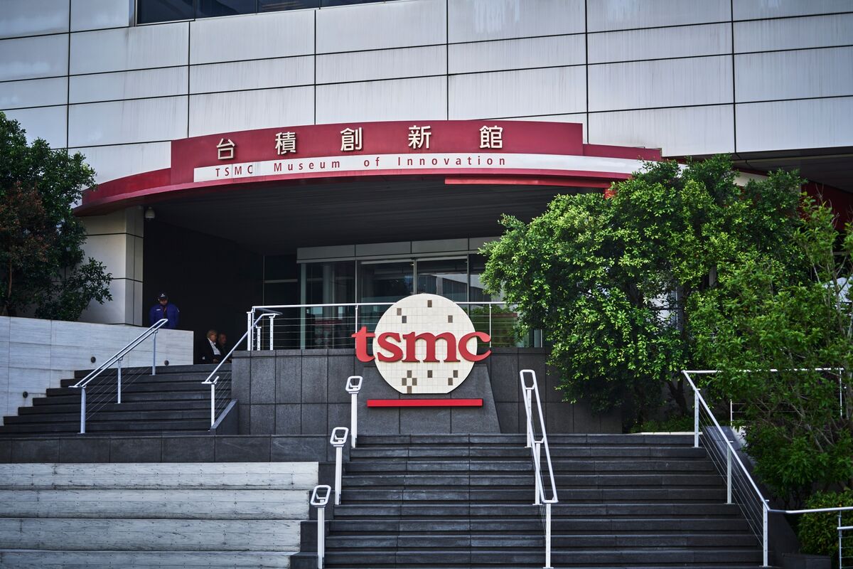 TSMC semiconductor fab illustrating A14 fabrication process technology
